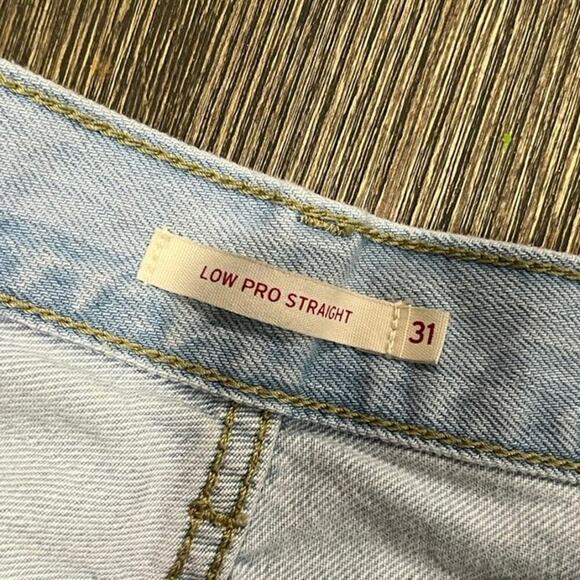Levi's Low Pro Straight Jeans Mid-Rise Distressed Denim Light Wash Blue Size 31 - Picture 12 of 13